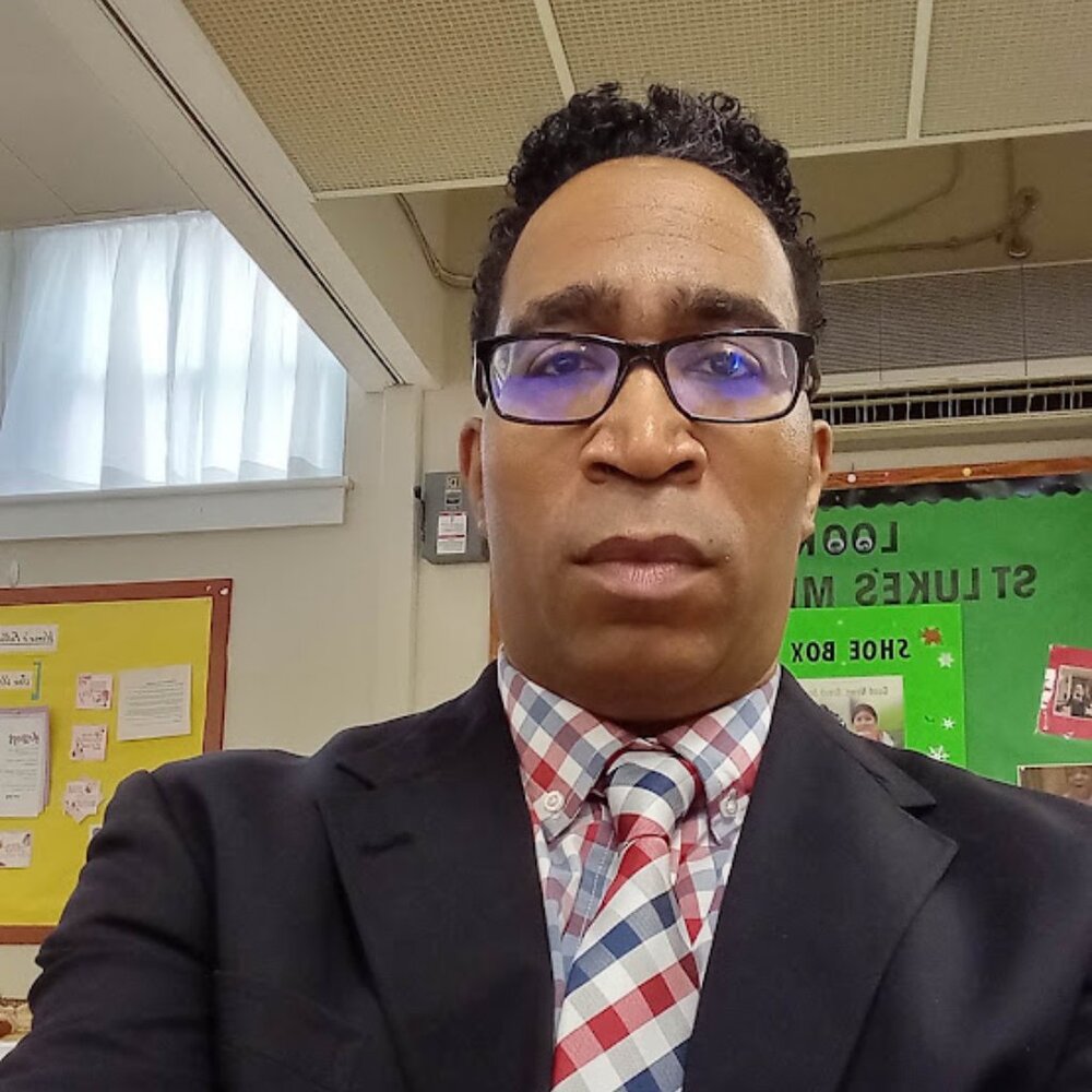 Meet your Posher, Dennis